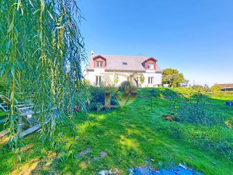 Maison - 245 m² - 9 pièces