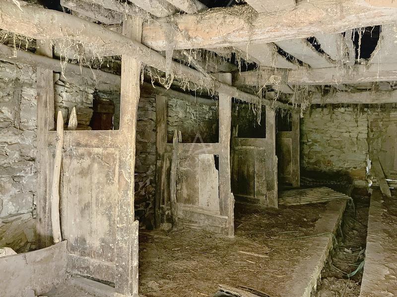 Grange - 120 m² - 2 pièces