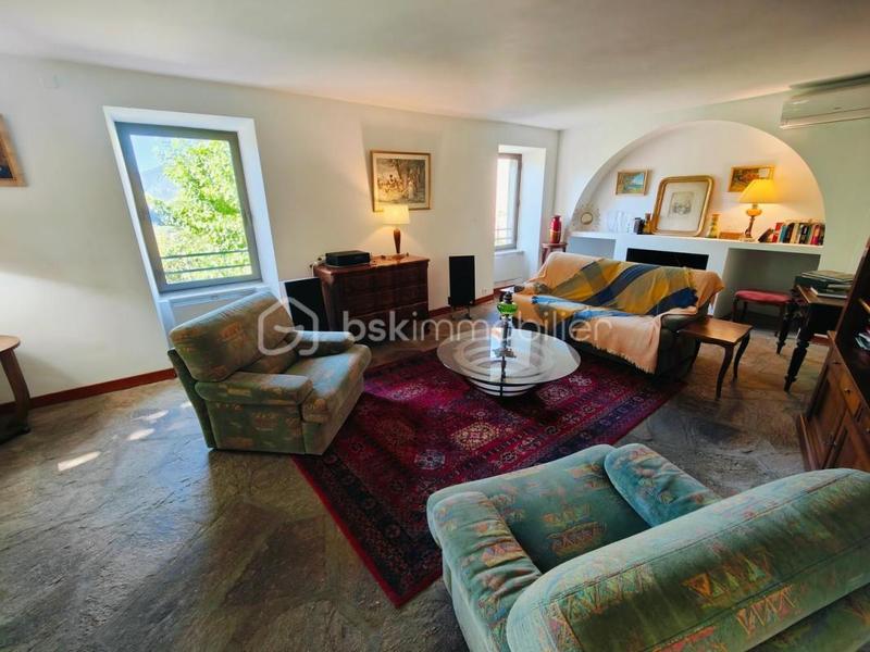 Maison en pierre - 181 m² - 6 pièces