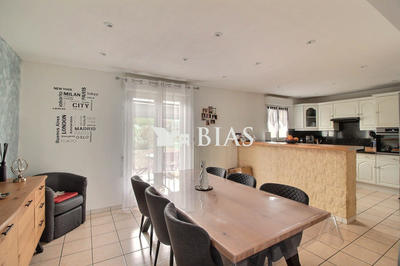 Maison - 104 m² - 4 pièces