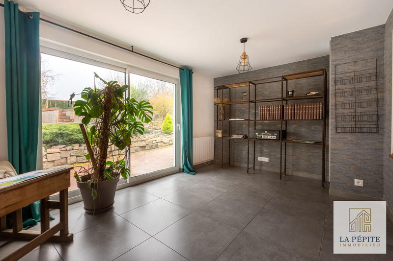 Maison - 230 m² - 9 pièces