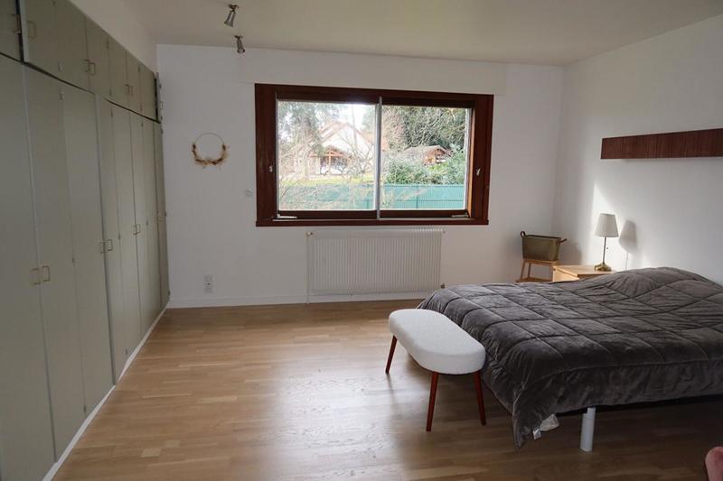 Propriété - 300 m² - 9 pièces