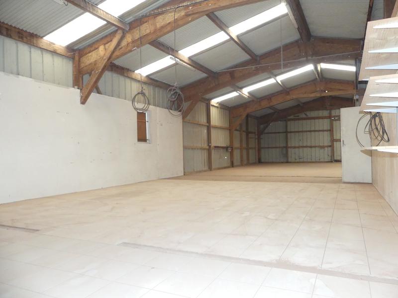 Local d'activités - 275 m²