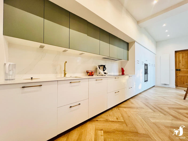 Maison - 275 m² - 8 pièces