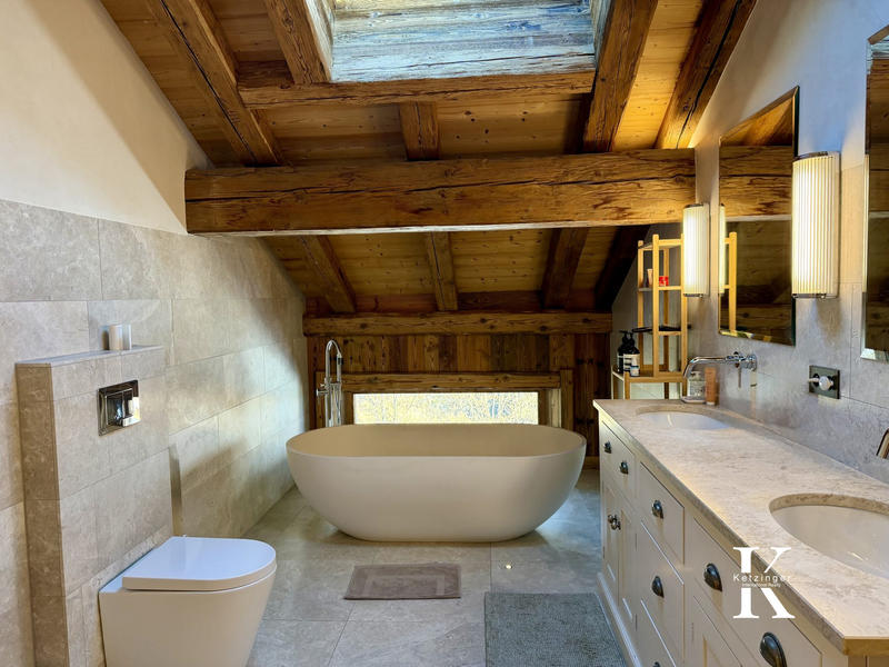 Châlet - 476 m² - 8 pièces