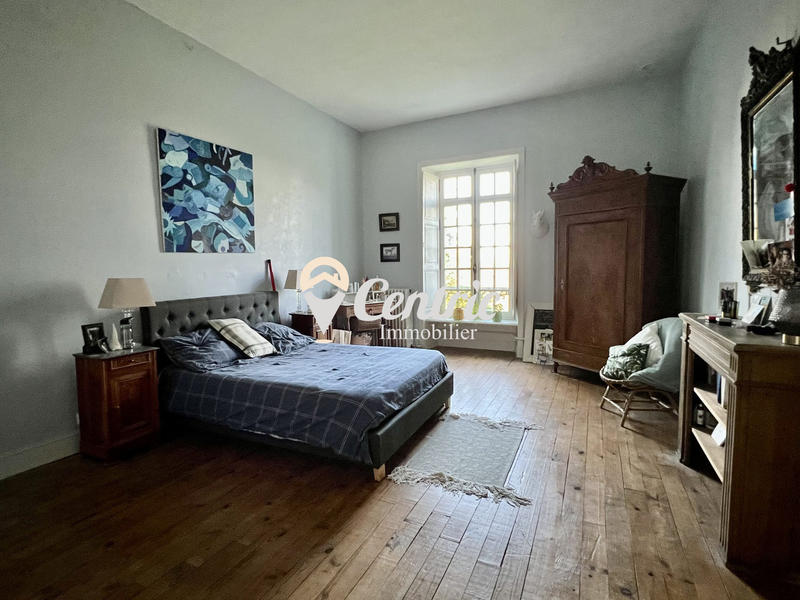 Château - 260 m² - 10 pièces