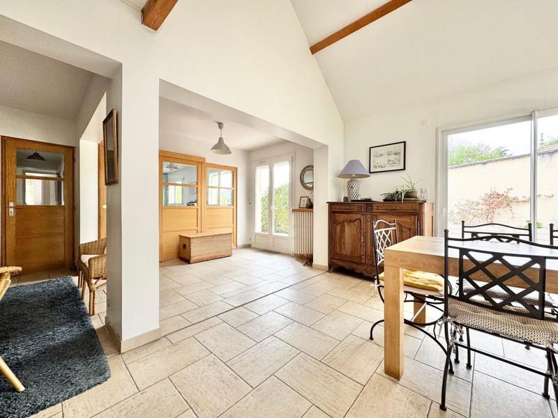 Maison - 186 m² - 8 pièces