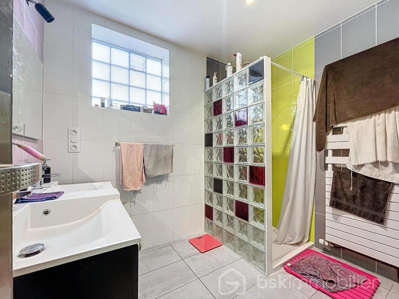 Maison traditionnelle - 190 m² - 9 pièces