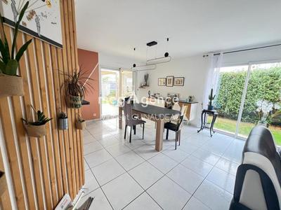Maison - 96 m² - 4 pièces