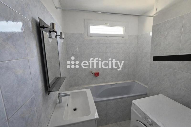 Appartement - 85 m² - 5 pièces