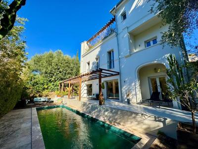 Maison d'architecte - 300 m² - 6 pièces