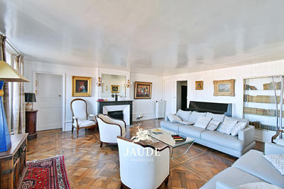 Appartement - 208 m² - 6 pièces