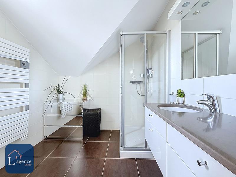 Maison - 258 m² - 8 pièces