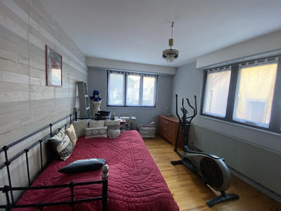 Maison - 200 m² - 8 pièces