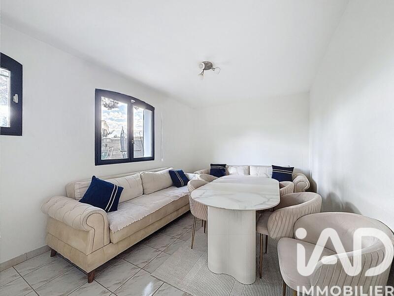 Maison - 121 m² - 7 pièces