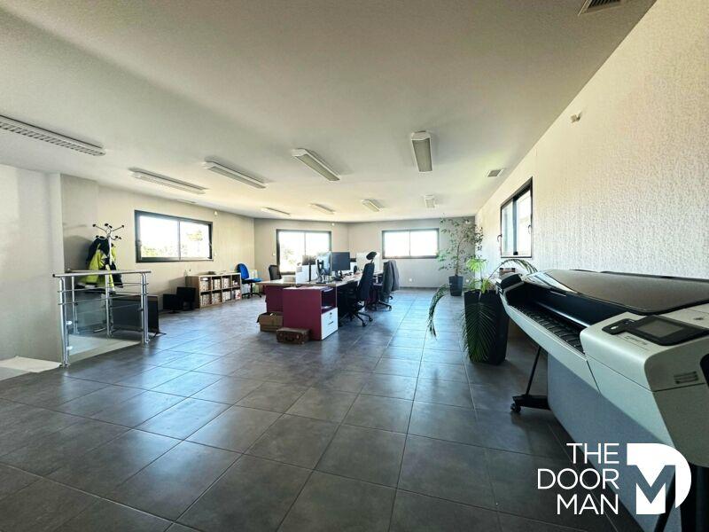 Bureau - 218 m² - 7 pièces