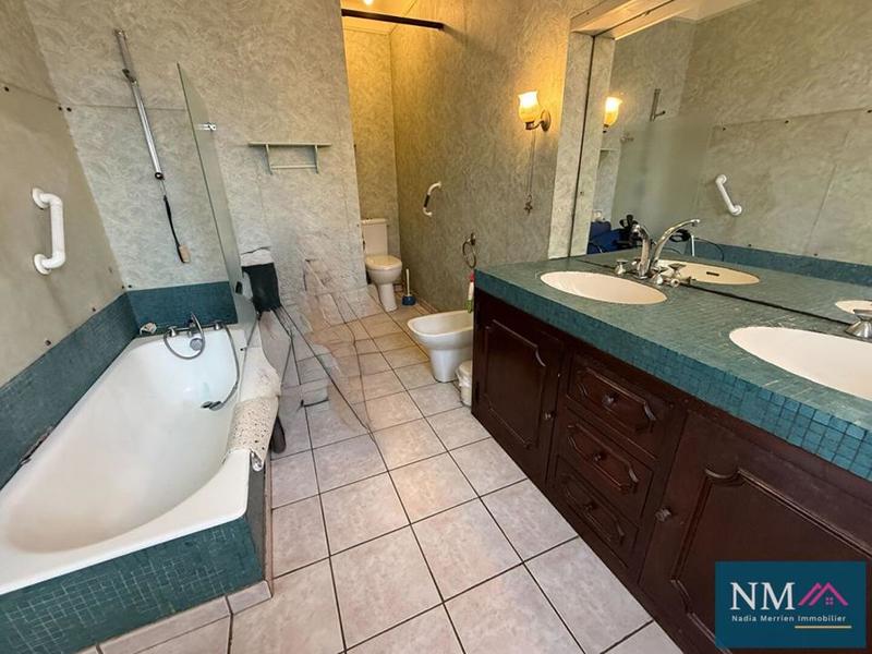 Maison - 175 m² - 7 pièces