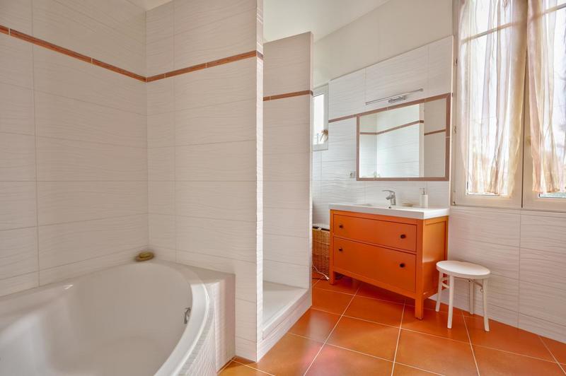 Maison - 255 m² - 10 pièces