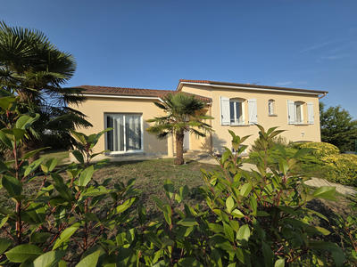 Maison - 104 m² - 6 pièces