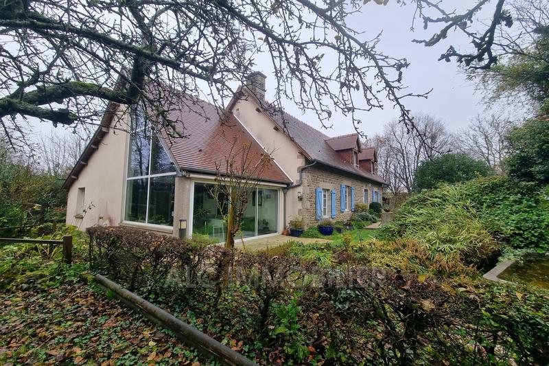 Propriété - 194 m² - 8 pièces