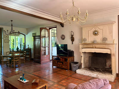 Maison - 312 m² - 9 pièces