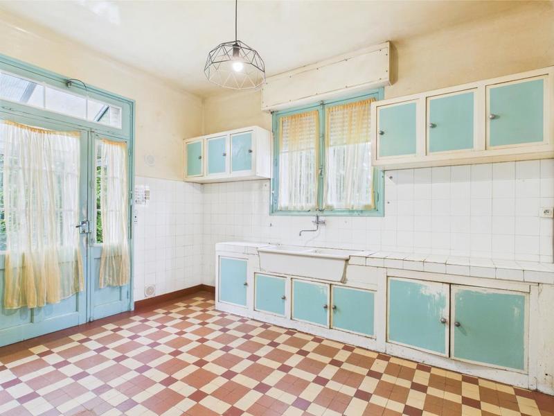 Maison - 220 m² - 9 pièces