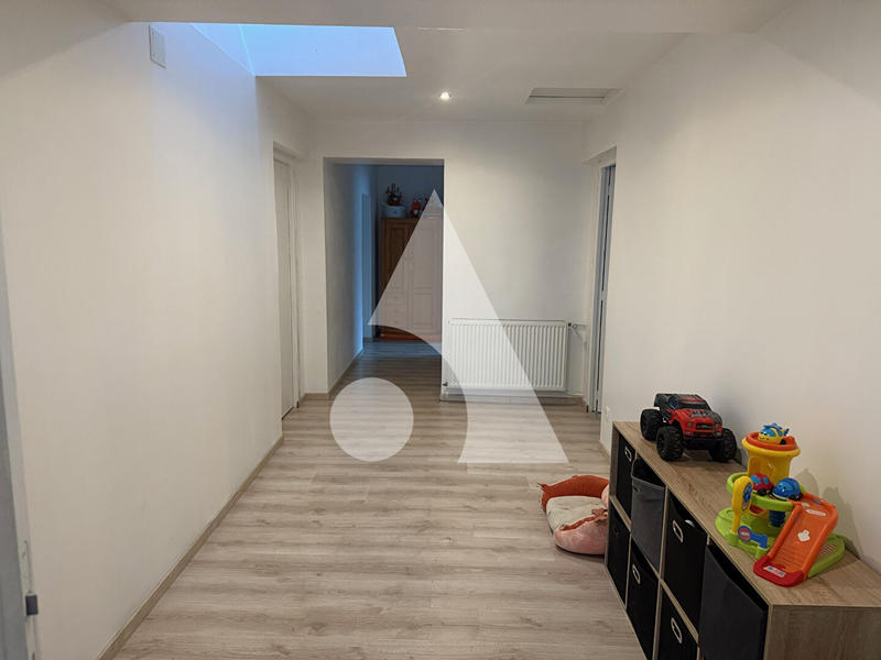 Maison - 185 m² - 6 pièces