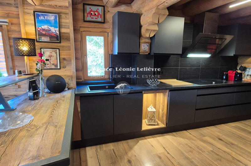 Châlet - 240 m² - 10 pièces