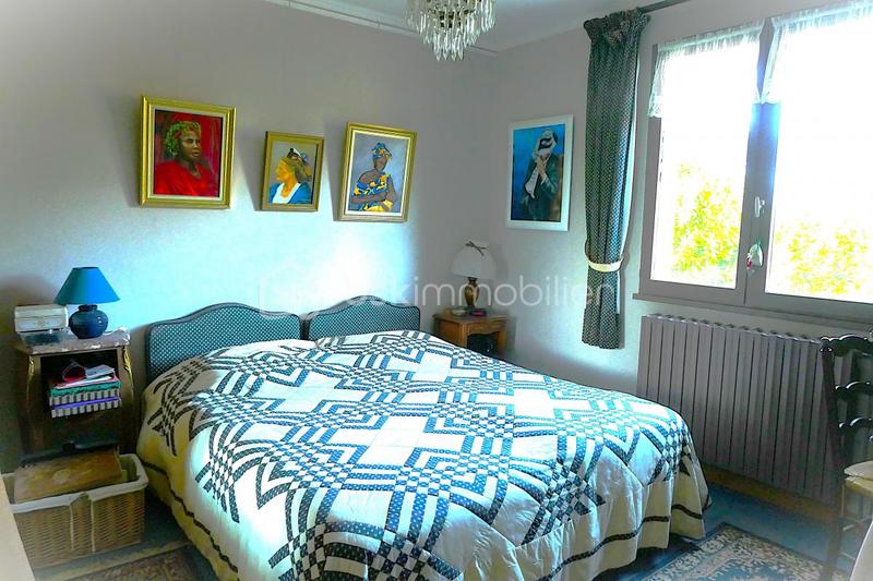 Maison traditionnelle - 169 m² - 6 pièces