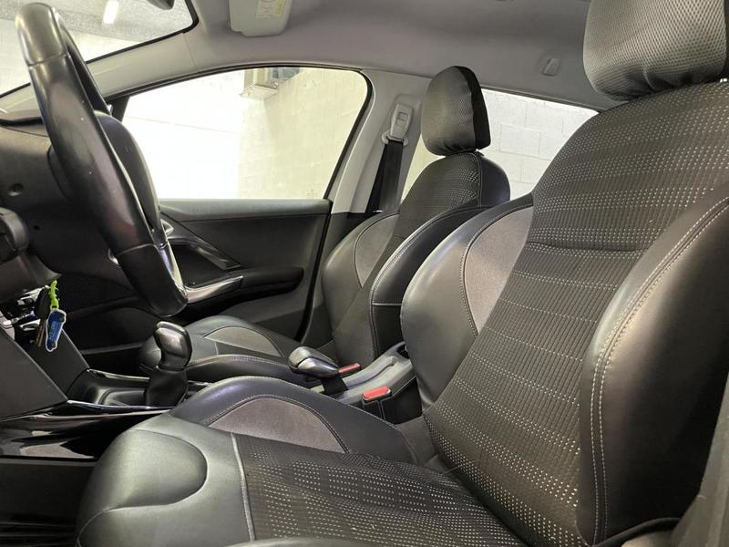 Peugeot 2008 1.6 BlueHDI 100ch Allure - Garantie 6 Mois