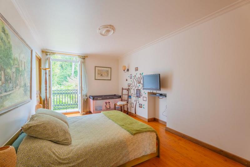 Demeure - 654 m² - 29 pièces