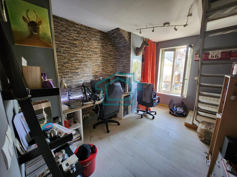 Maison - 230 m² - 7 pièces