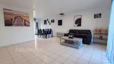 Maison - 88 m² - 5 pièces