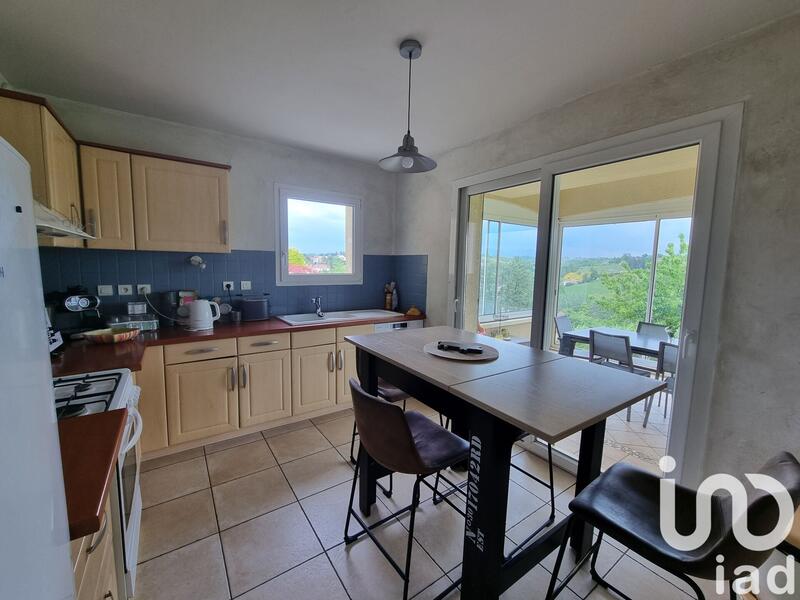 Maison - 180 m² - 7 pièces