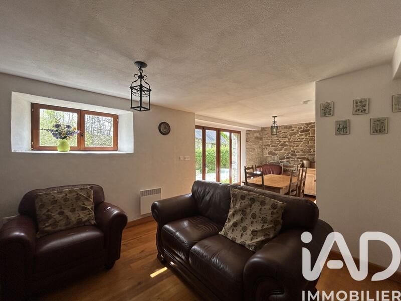 Maison - 204 m² - 8 pièces