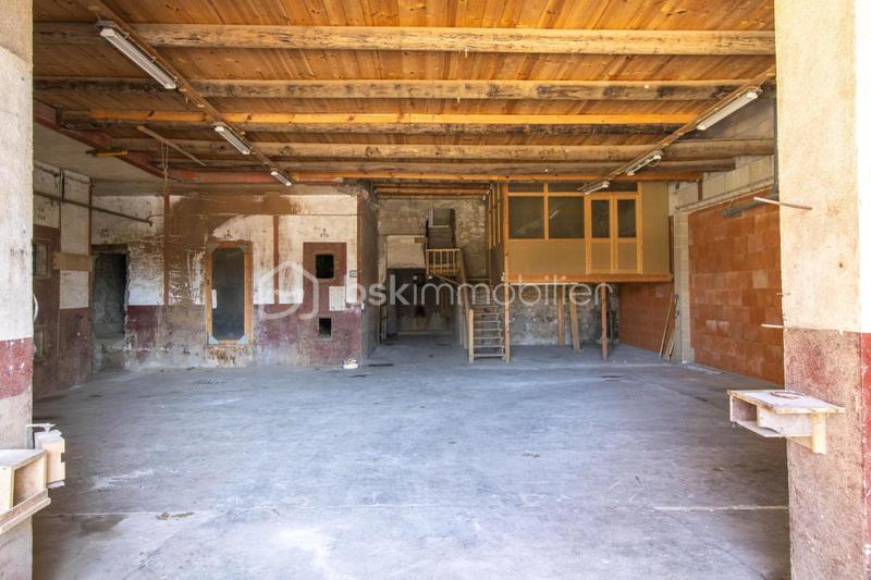 Grange - 303 m² - 1 pièce