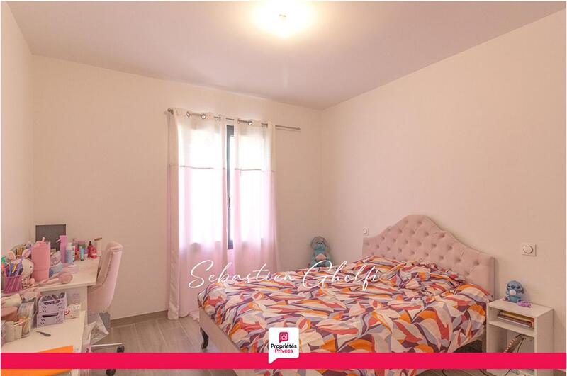 Maison - 207 m² - 7 pièces