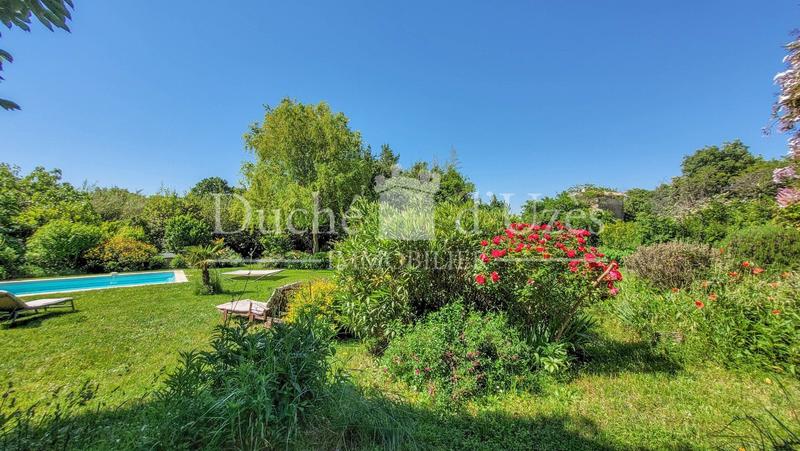 Maison - 215 m² - 7 pièces