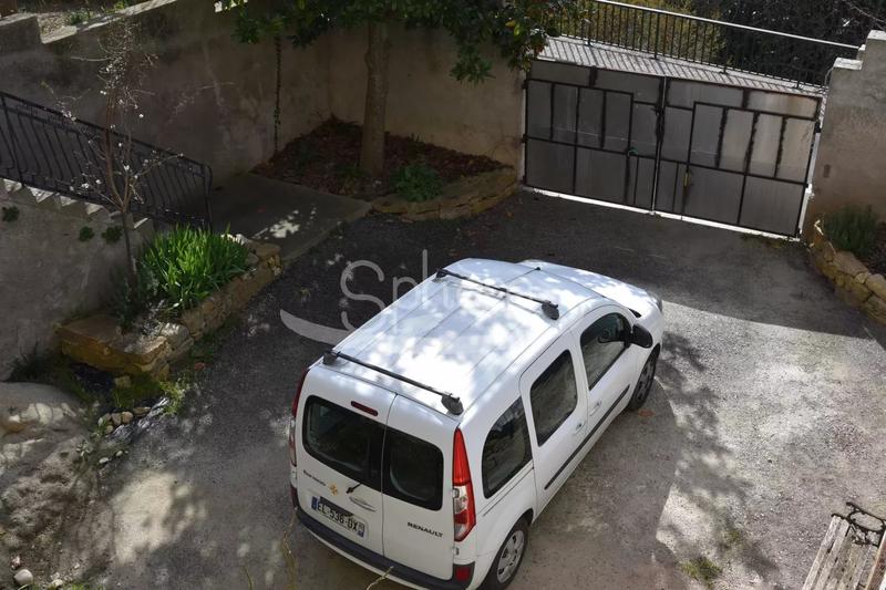 Maison - 248 m² - 10 pièces