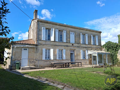 Maison - 150 m² - 7 pièces