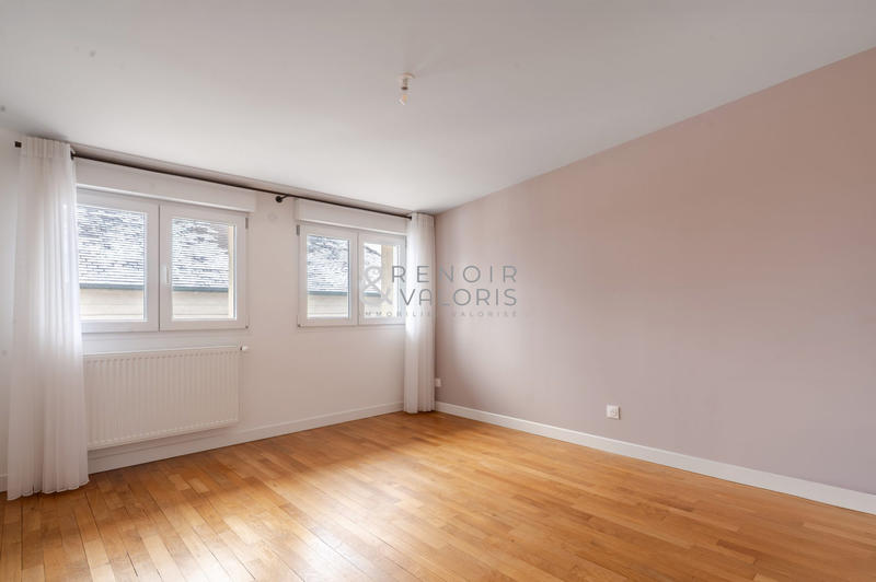 Appartement - 103 m² - 5 pièces