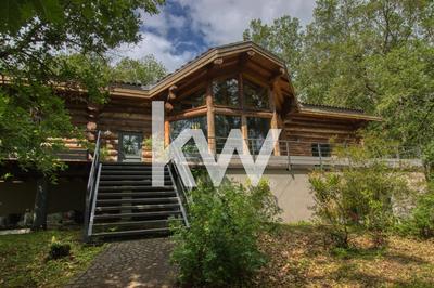 Maison - 260 m² - 8 pièces