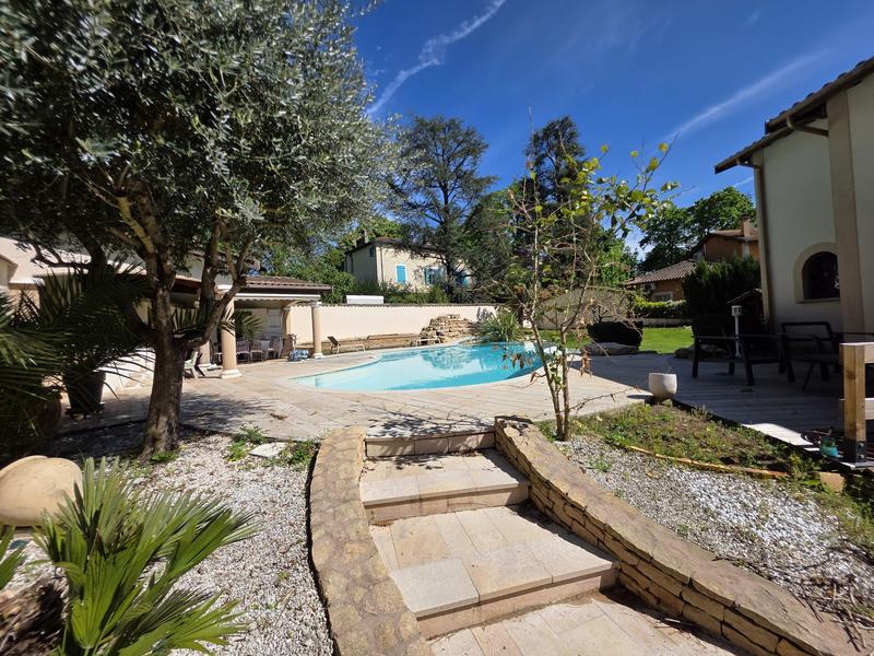 Maison contemporaine - 295 m² - 7 pièces