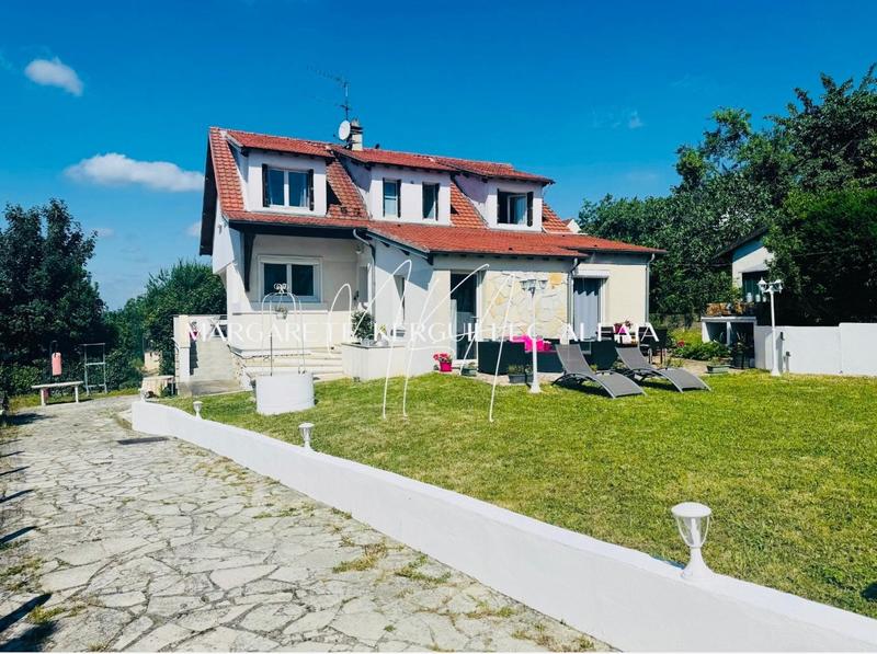 Maison - 145 m² - 7 pièces