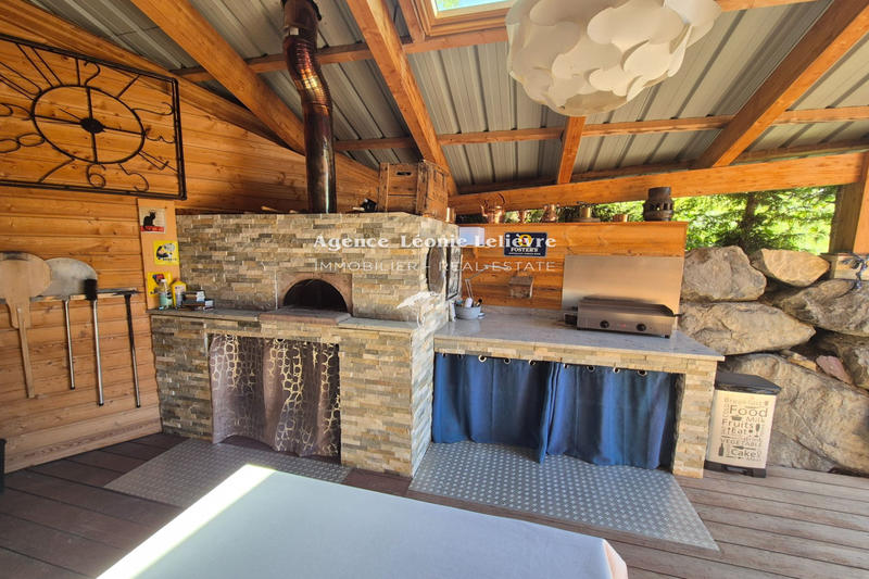 Châlet - 240 m² - 10 pièces