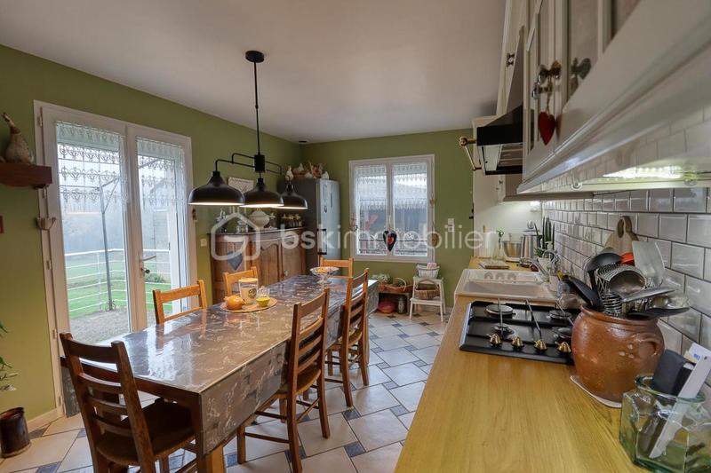 Maison traditionnelle - 193 m² - 8 pièces