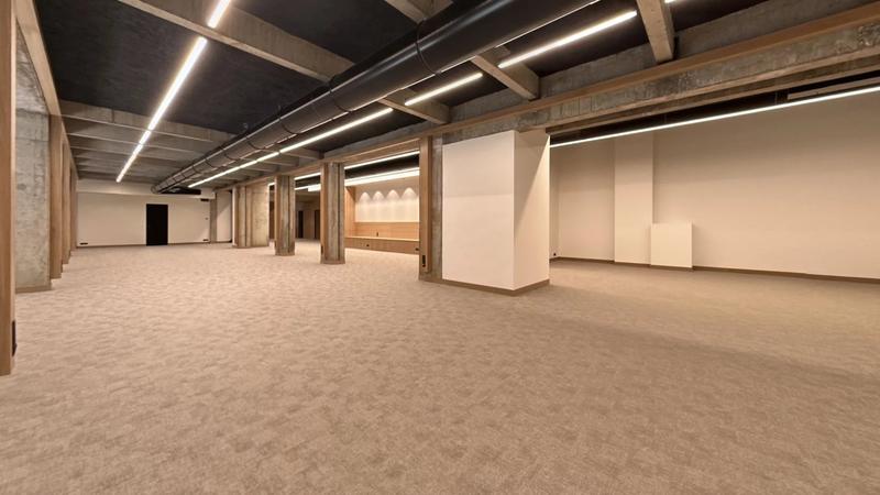 Local commercial - 711 m²