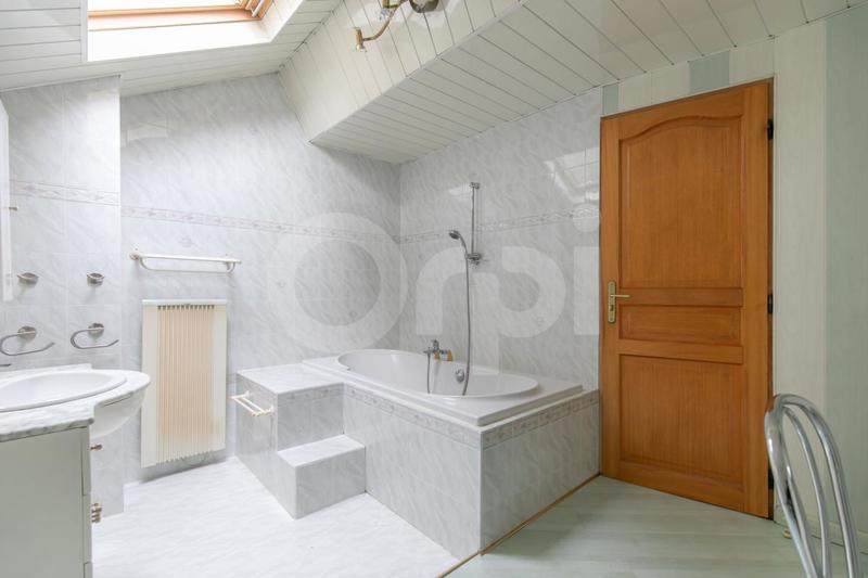 Maison - 95 m² - 4 pièces