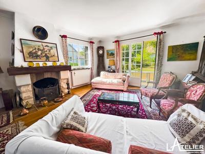 Maison - 181 m² - 7 pièces