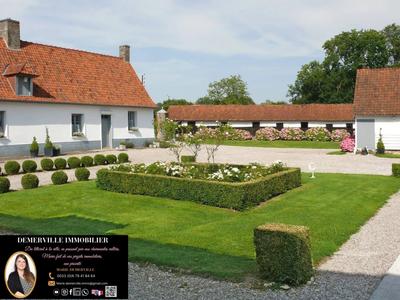 Maison - 466 m² - 18 pièces